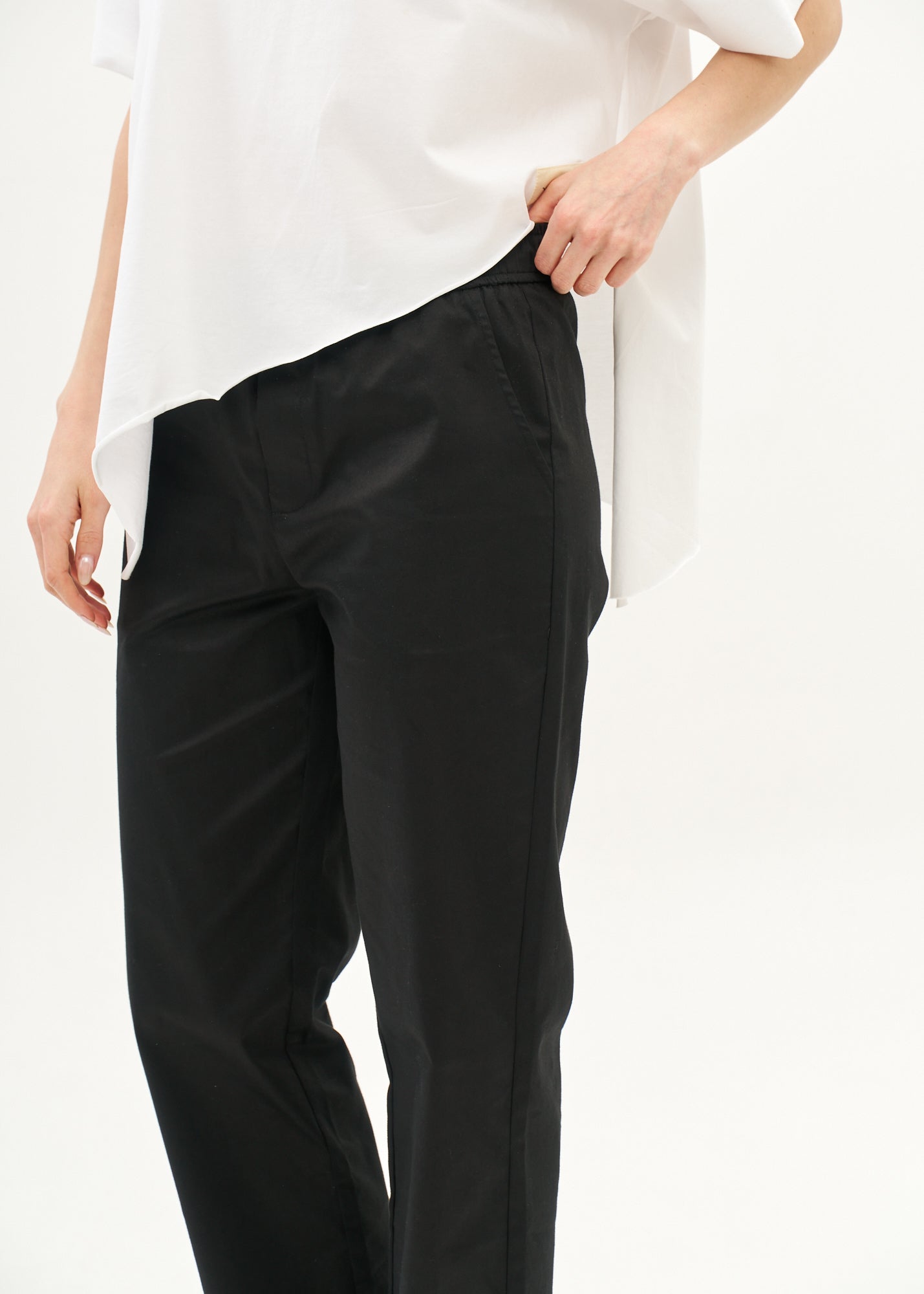 Pants with elastic and black inner drawstring
