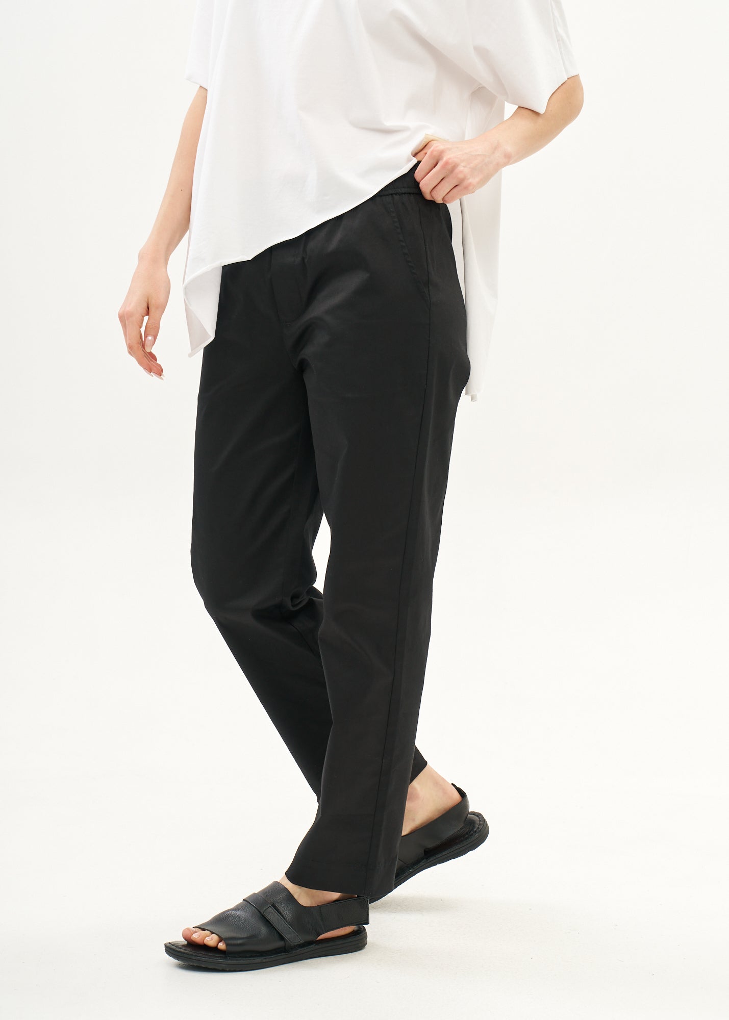 Pants with elastic and black inner drawstring