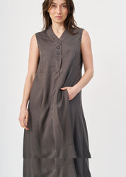 שמלה עם חצי כפתרה וצווארון אפור כהה