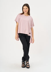 Pink button-down shirt with wide sides and a loop