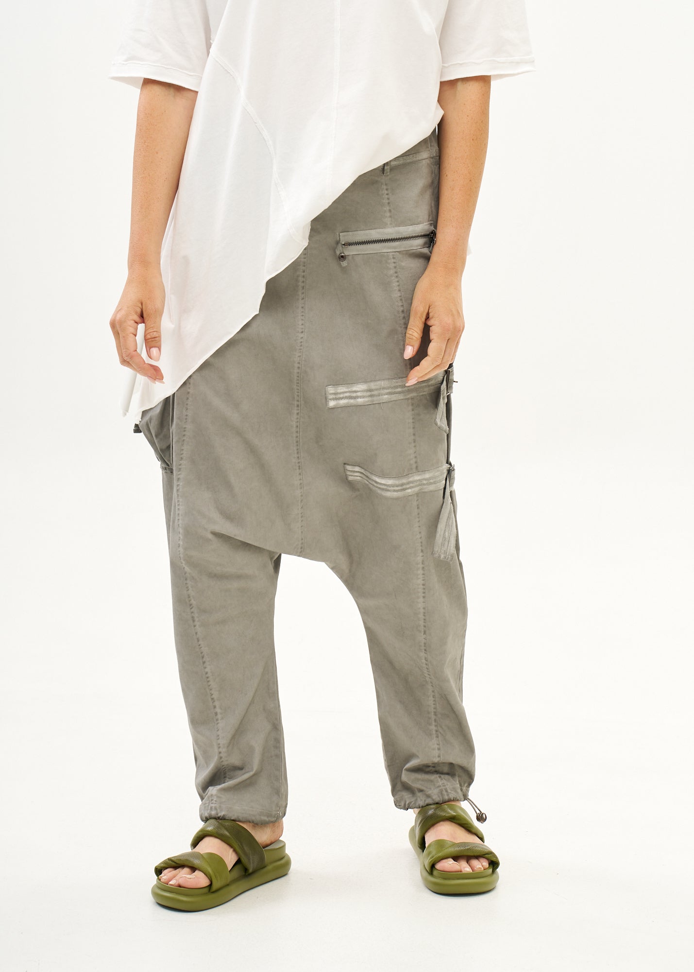 מכנסיים שקי עם רוכסנים ווש אפור בהיר