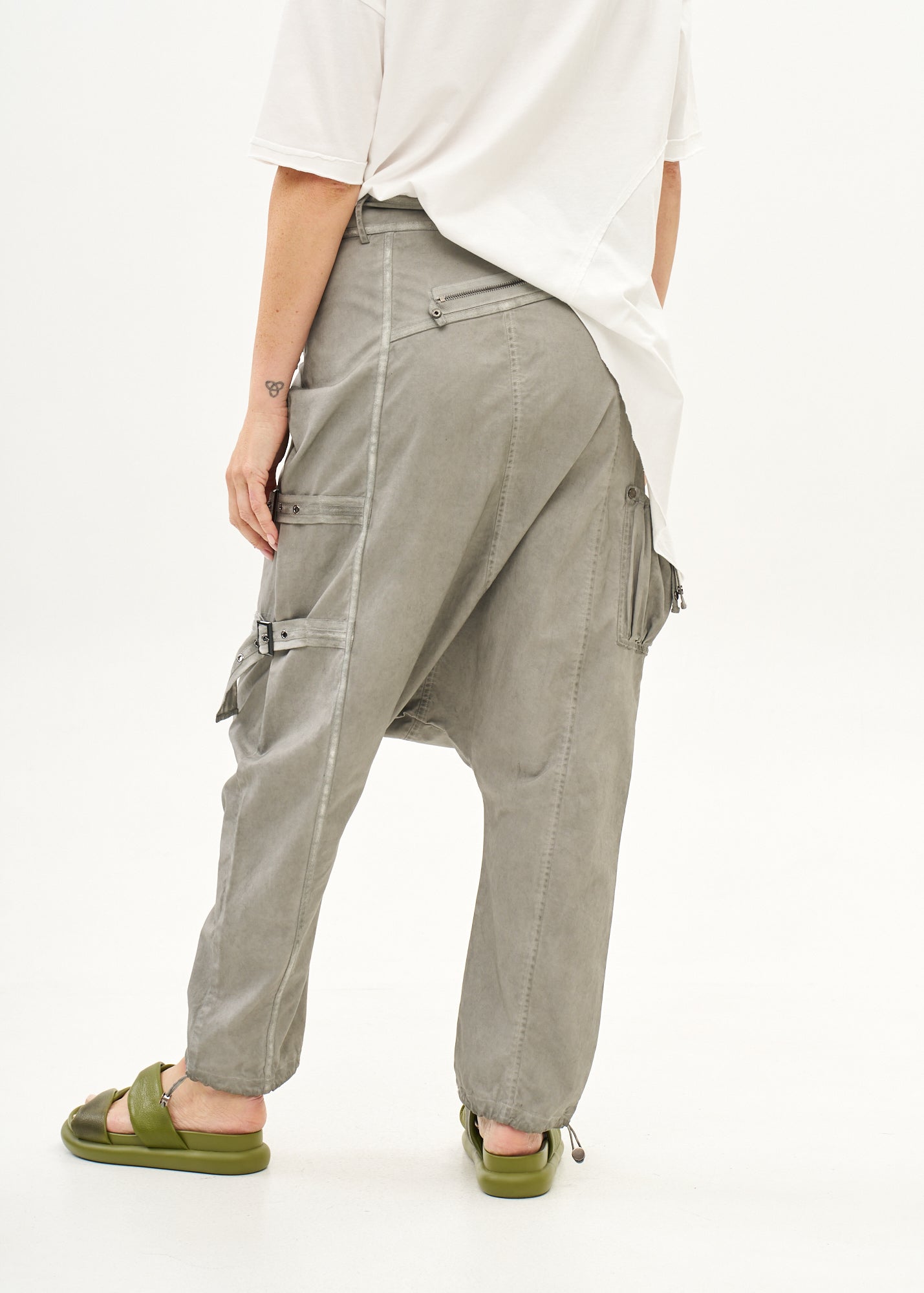 מכנסיים שקי עם רוכסנים ווש אפור בהיר