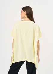 A-line shirt with wide sides and a yellow loop