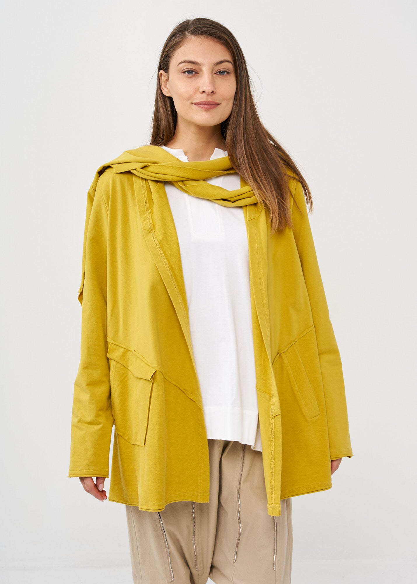 עליונית עם צעיף ווש חרדל