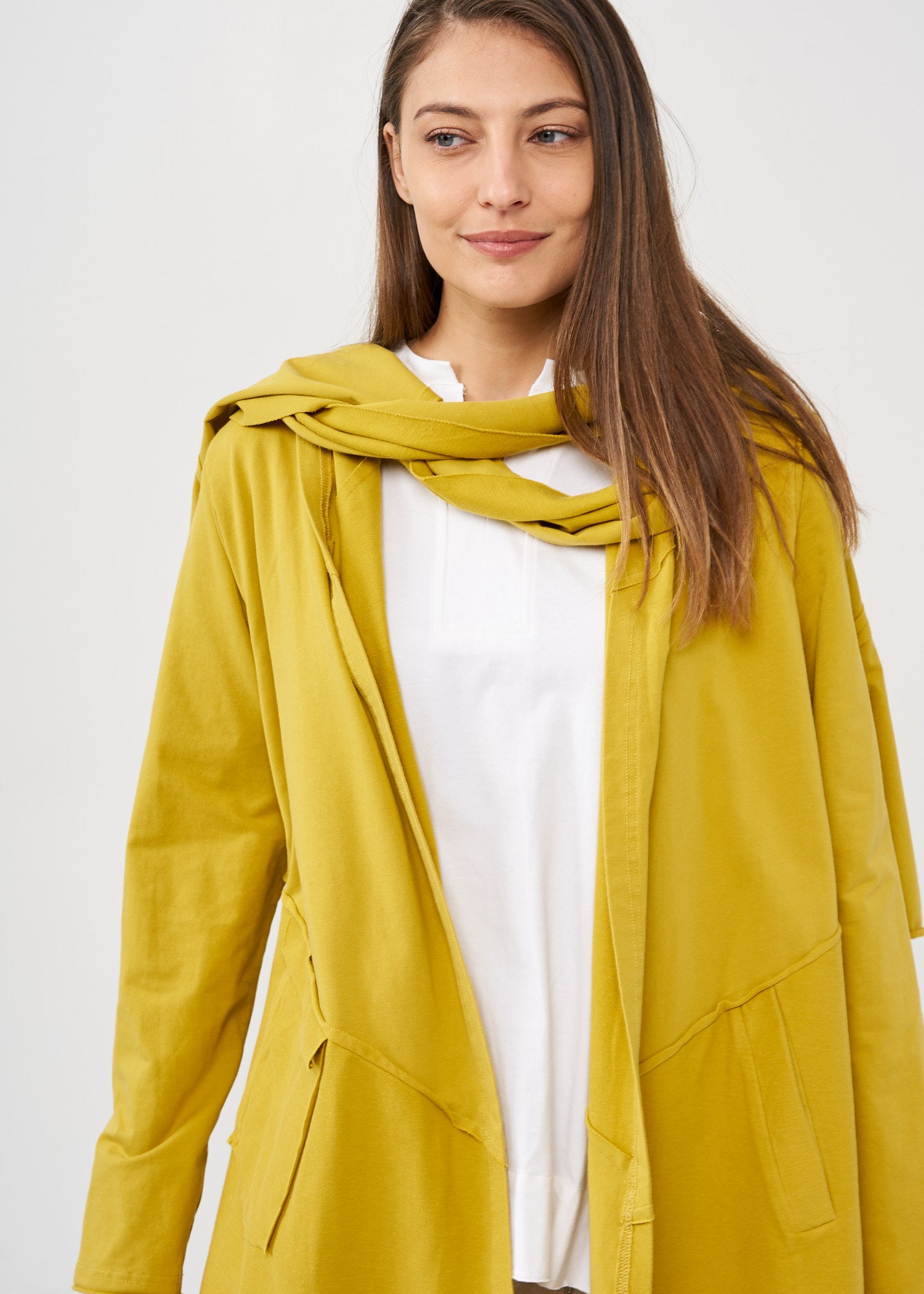 עליונית עם צעיף ווש חרדל