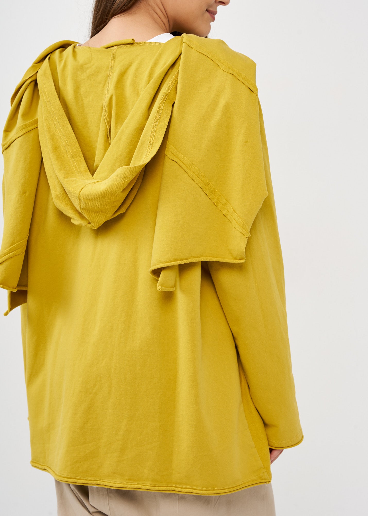 עליונית עם צעיף ווש חרדל