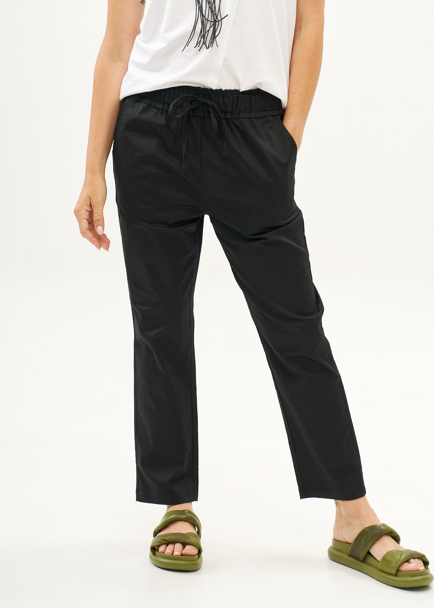 Casual pants with black belt