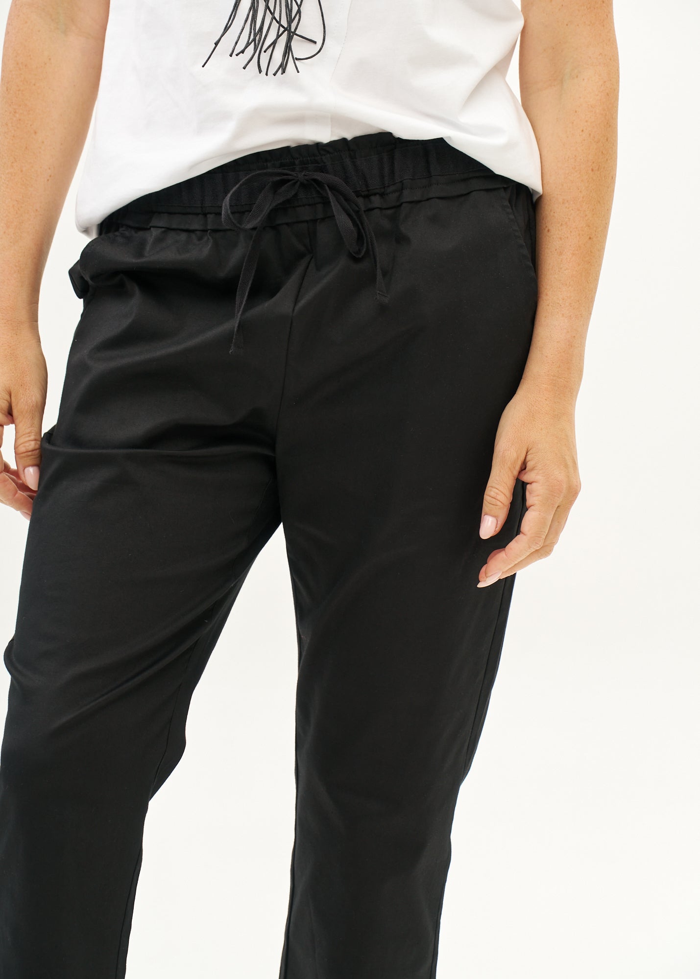 Casual pants with black belt