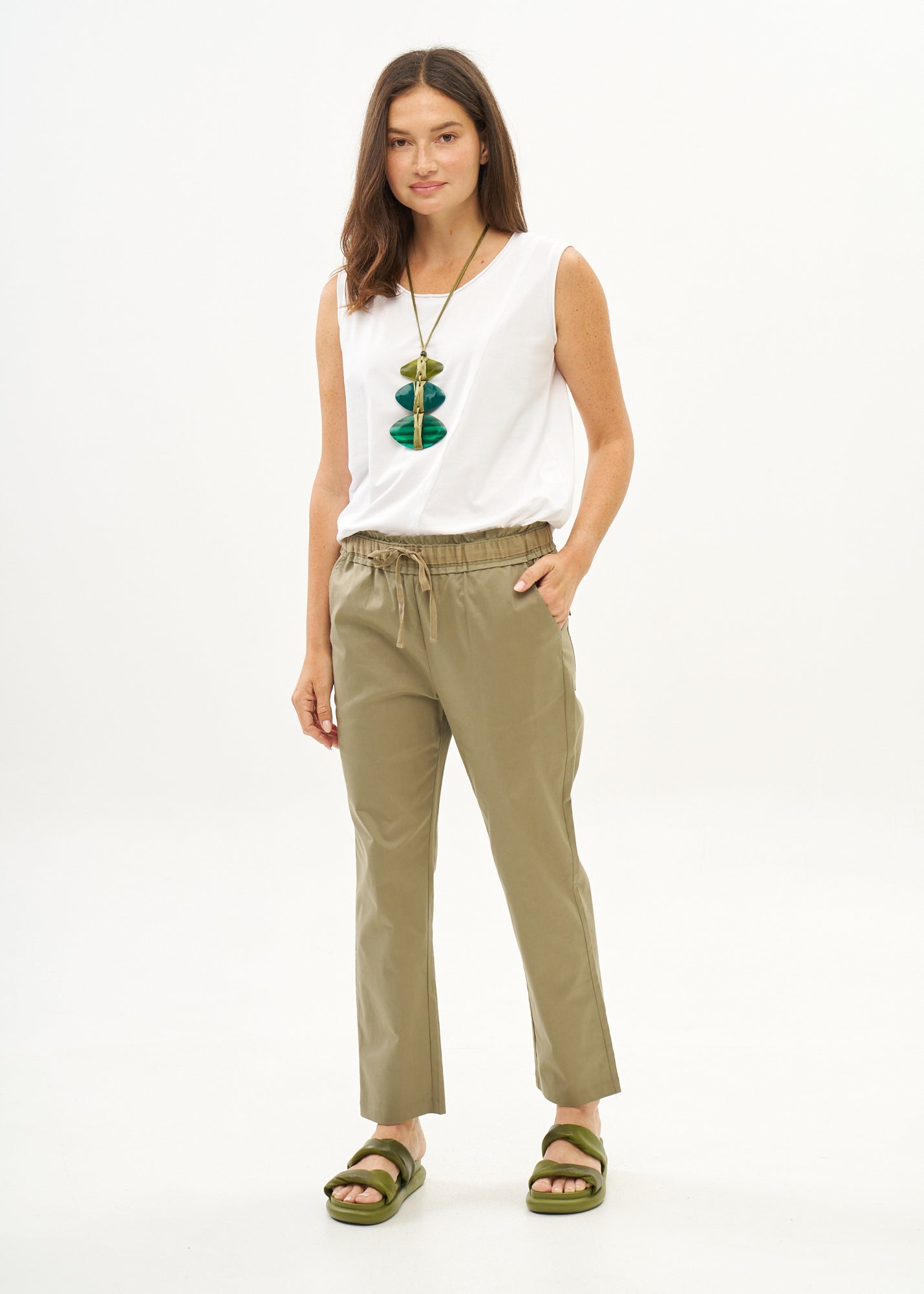 Casual pants with green ribbon belt
