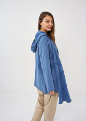 עליונית עם צעיף ווש כחול ווש