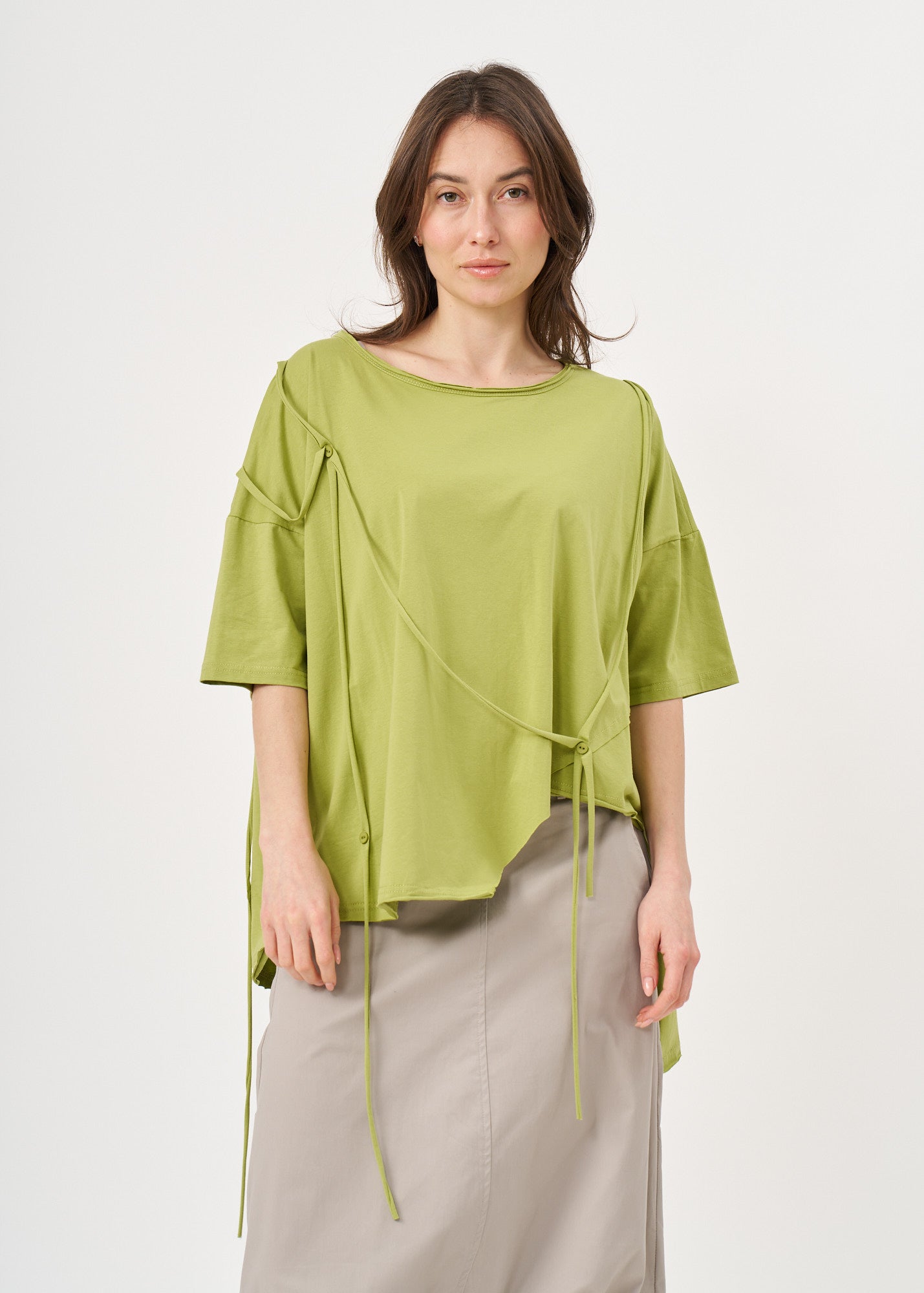 טי שרט שרוך עם כפתורים ירוק