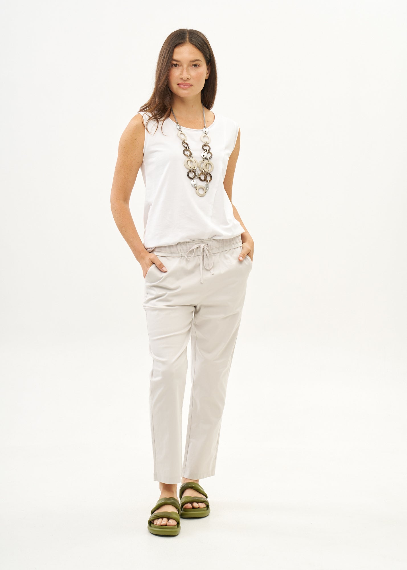 Casual pants with a belt Stone