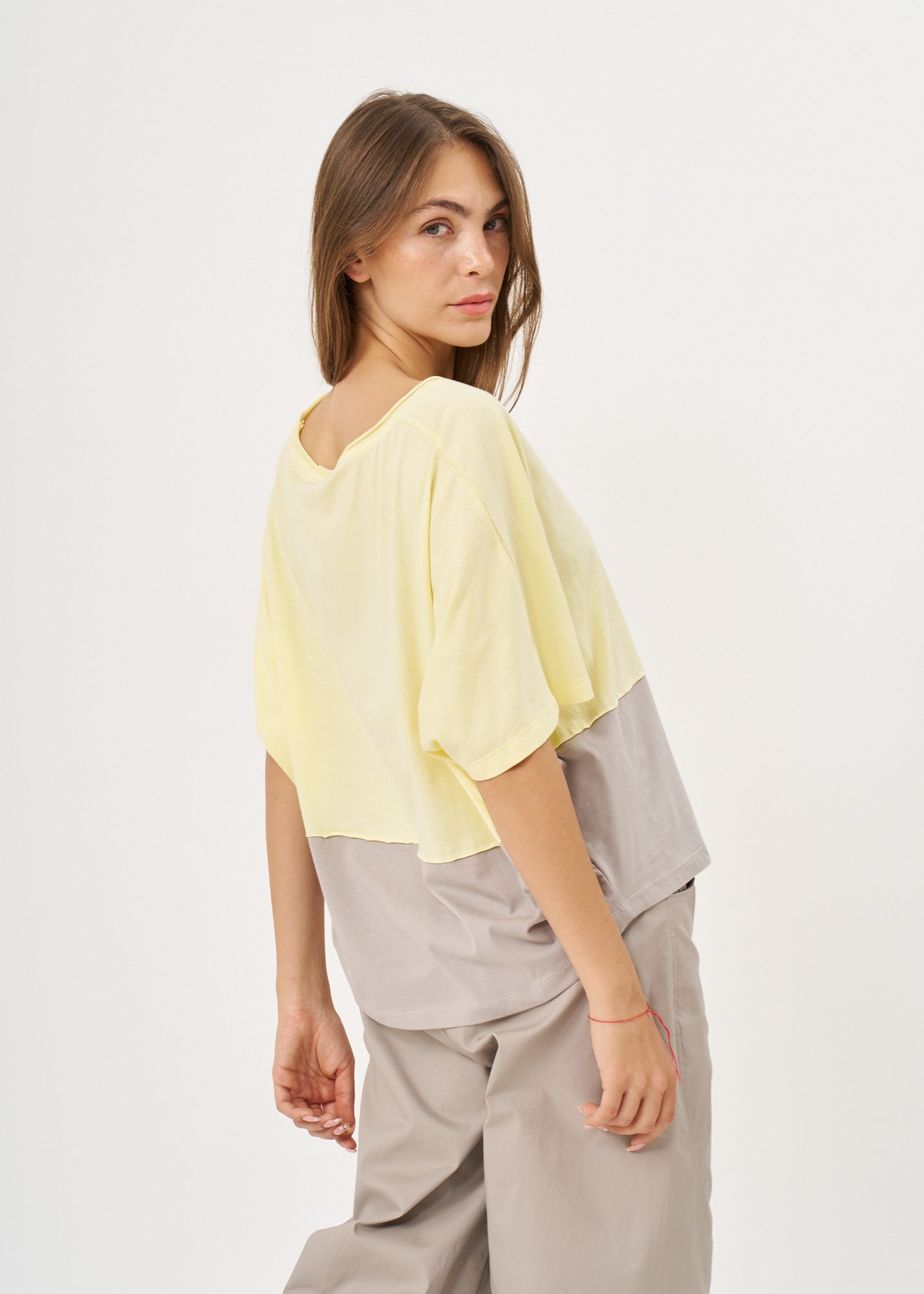 Yellow half-half short-sleeved shirt