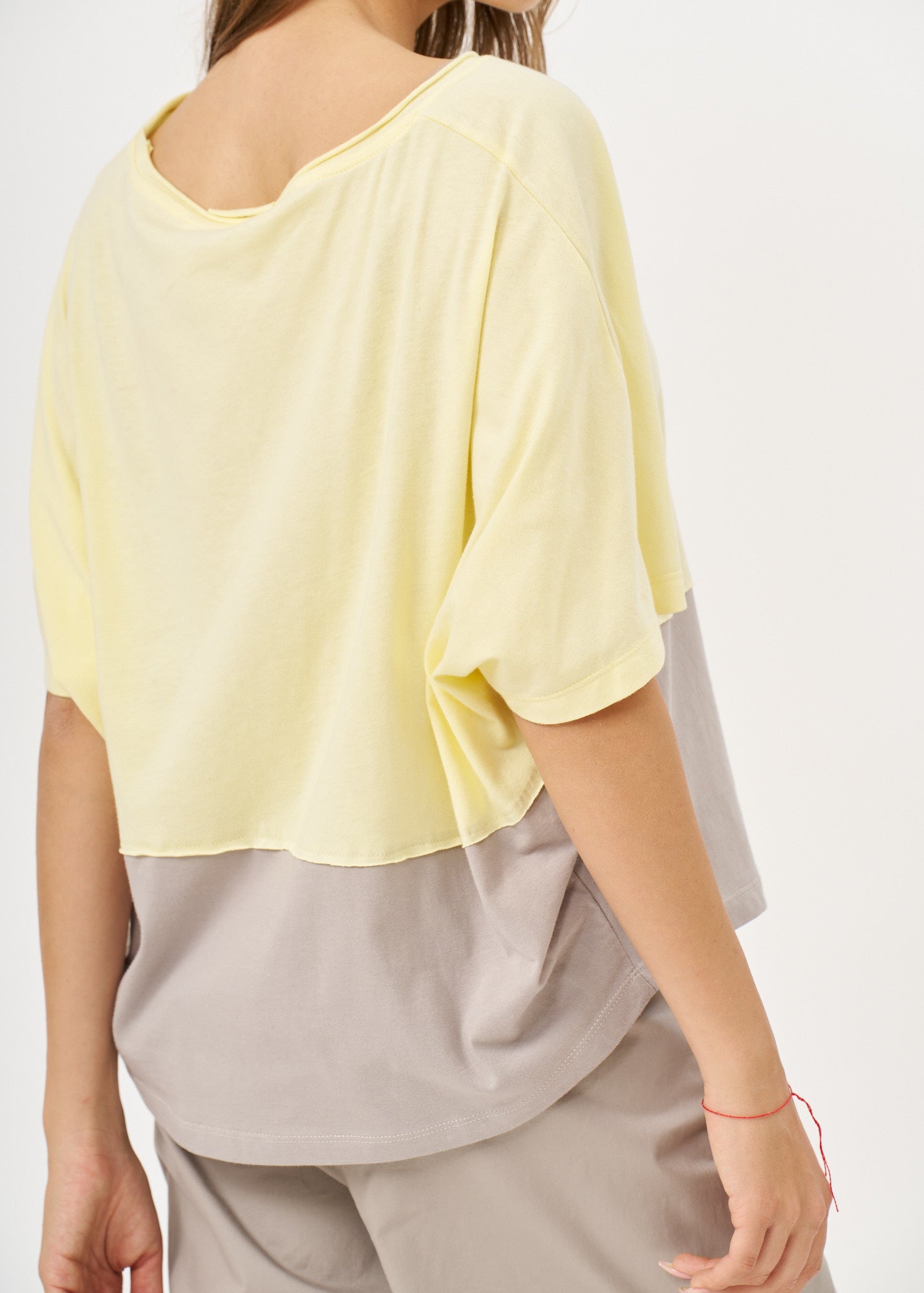 Yellow half-half short-sleeved shirt