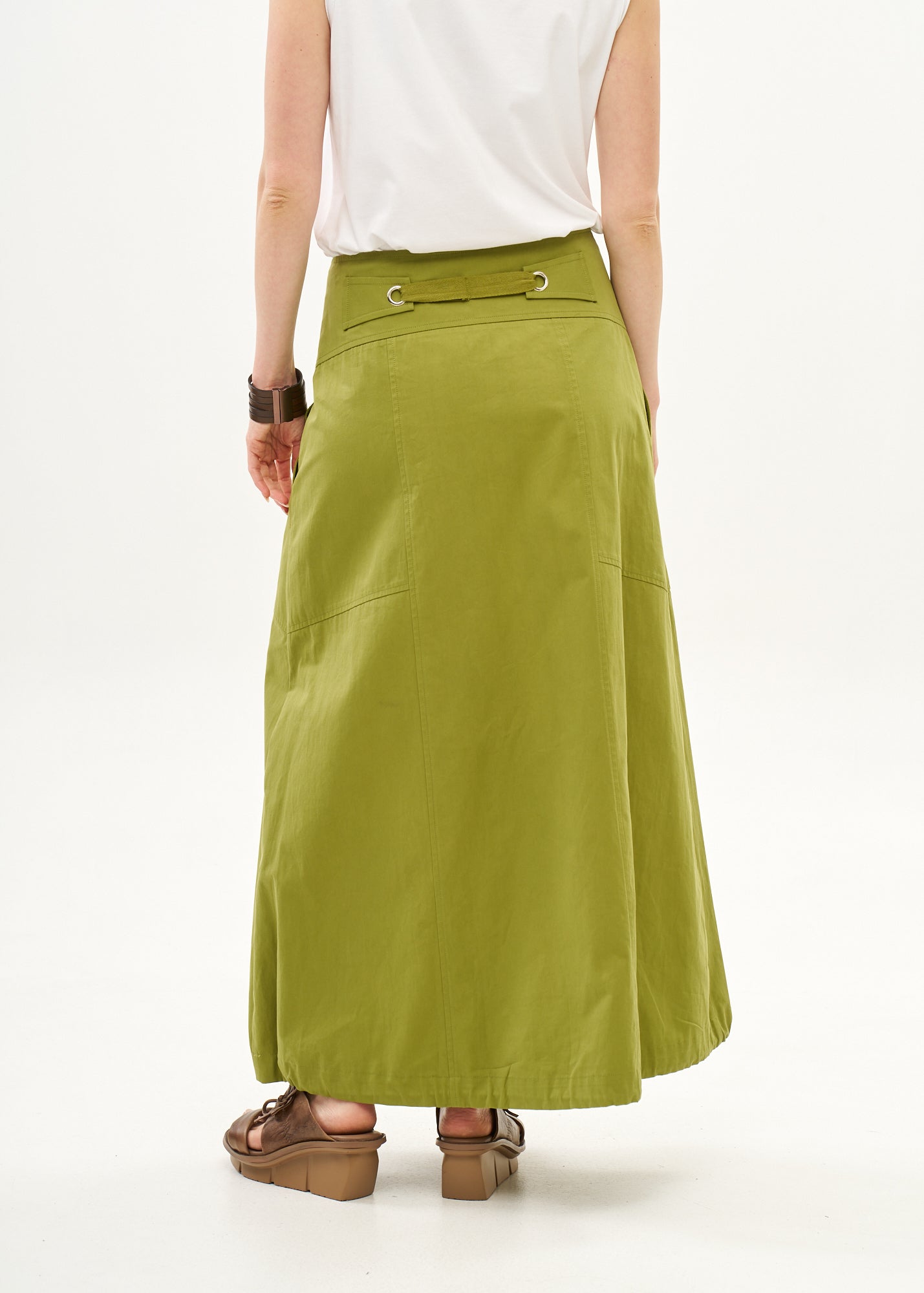 חצאית סגירת כפתורים שילוב סרט ירוק