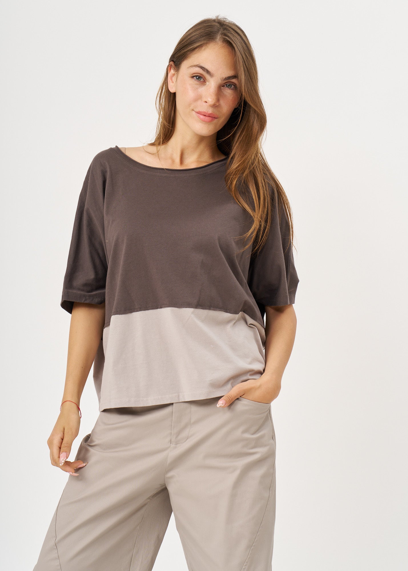Gray half-half short sleeve shirt
