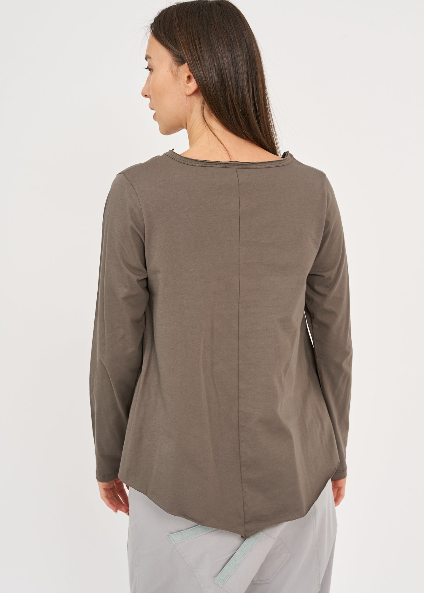 חולצה שרוול ארוך אסימטרית קפל לאורך אפור כהה