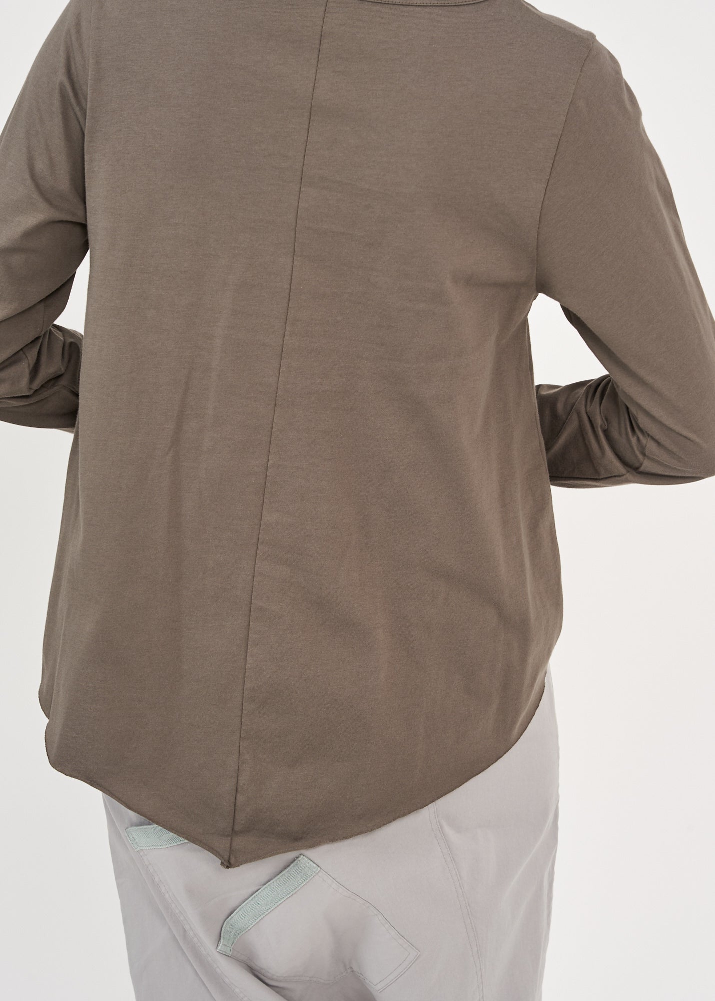 חולצה שרוול ארוך אסימטרית קפל לאורך אפור כהה