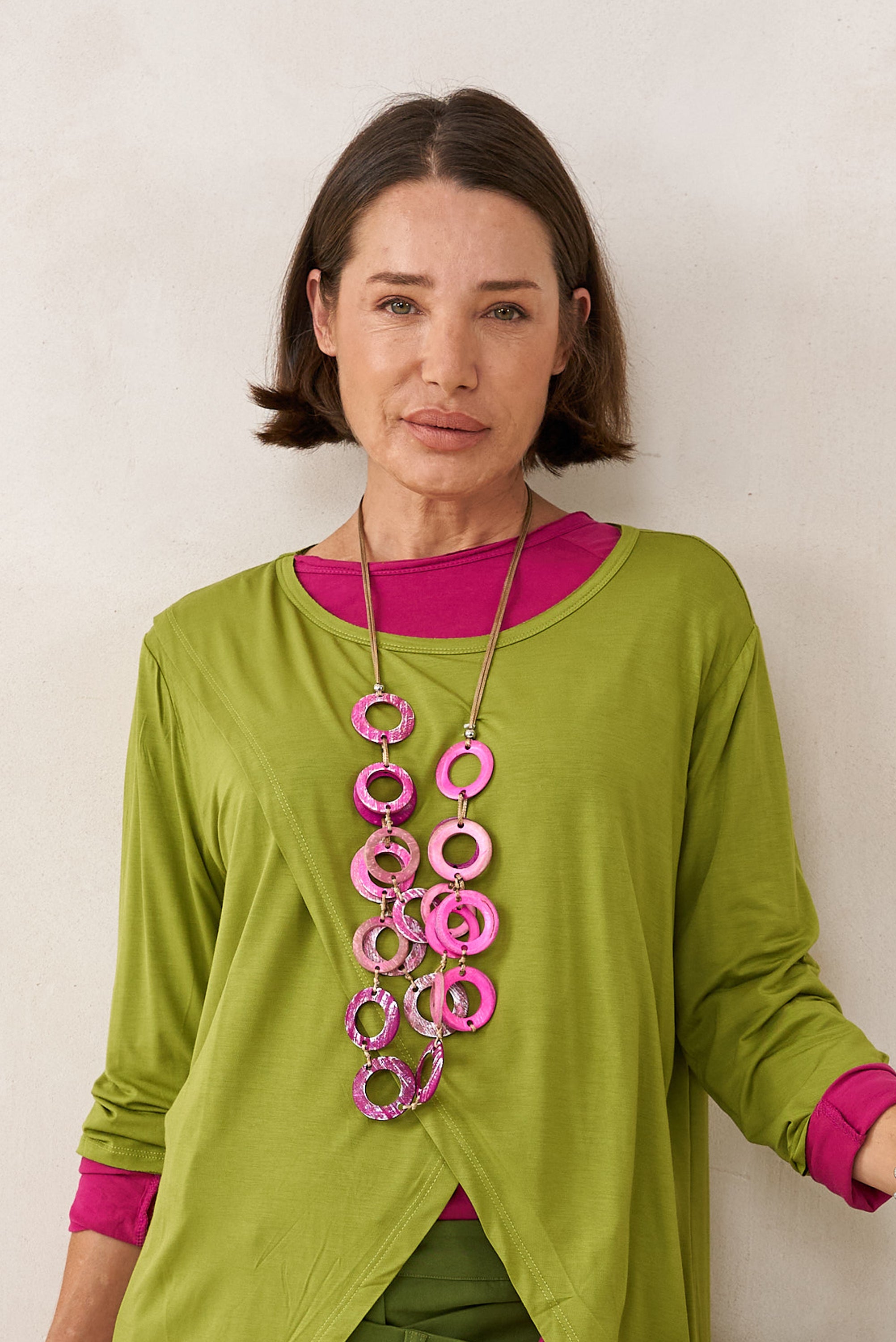 Handmade necklace coconut rings in fuchsia pink shades