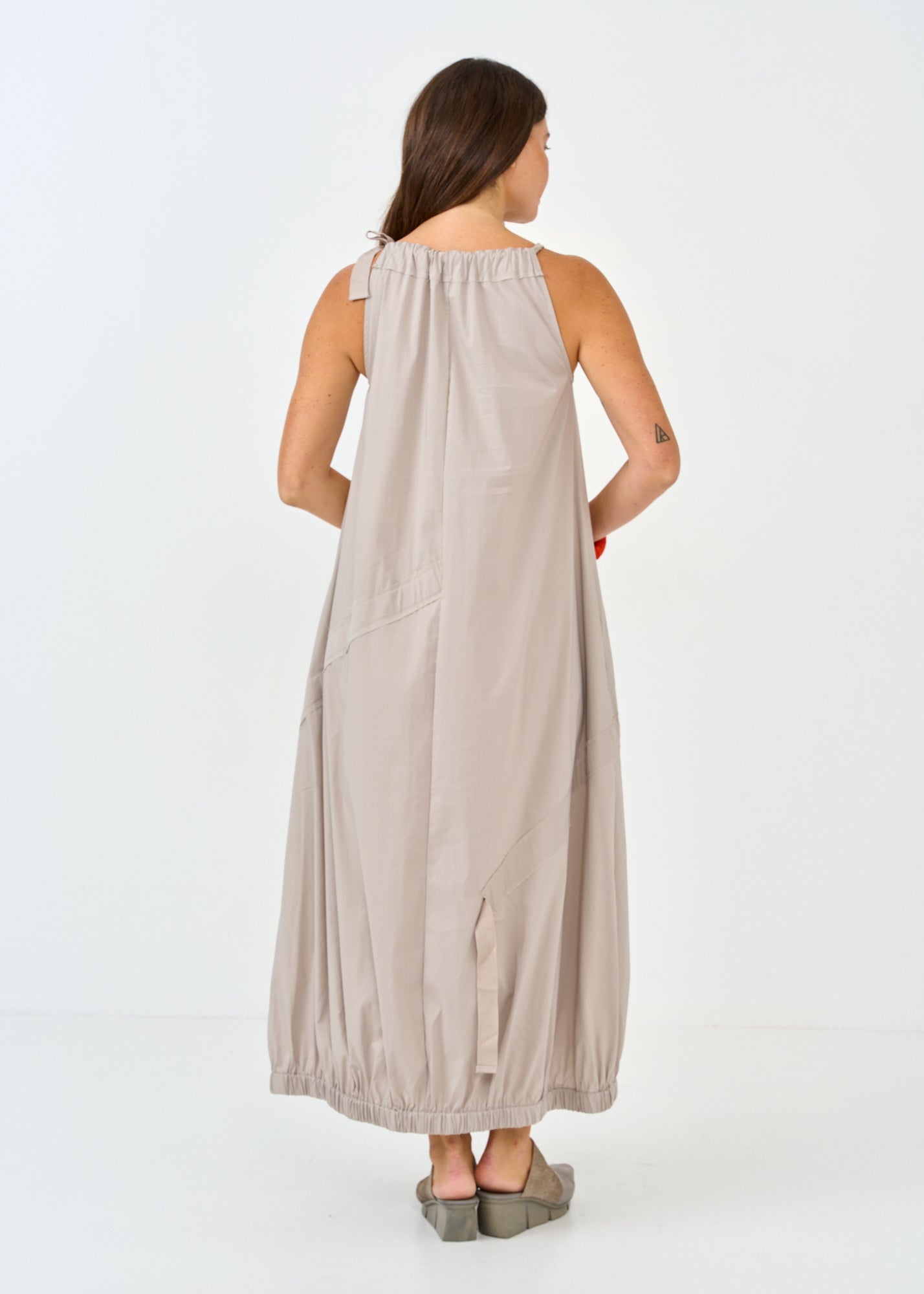 שמלה ללא שרוול סרטים רחבים סטון