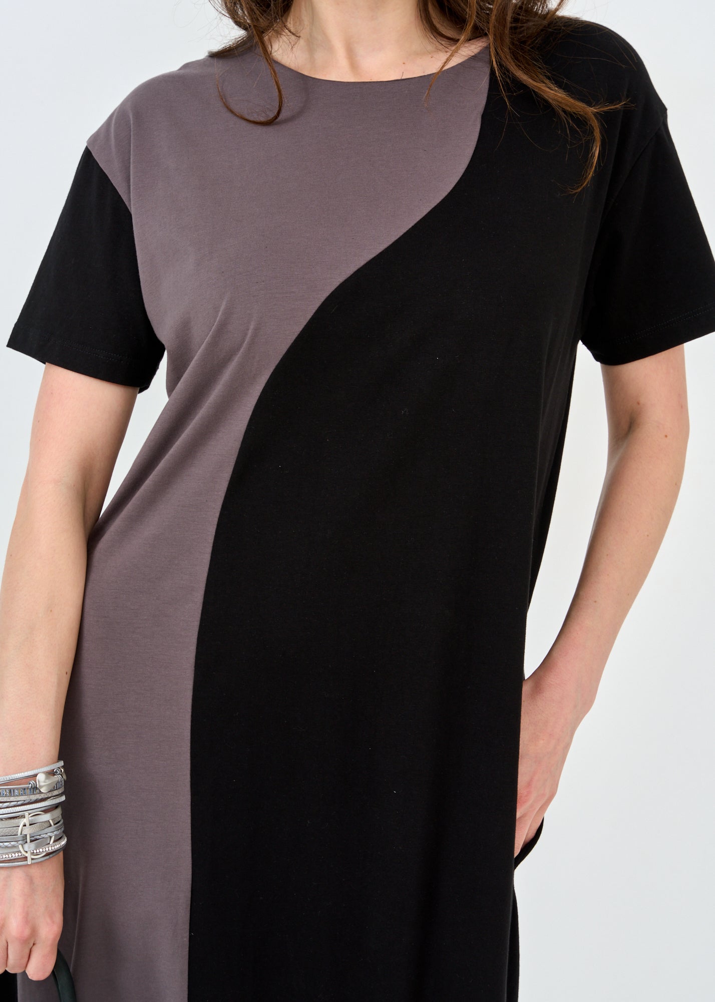 שמלה שרוול קצר שילוב שני צבעים שחור