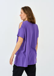 חולצה קצרה סיומת מדורגת פתחים בשרוולים סגול