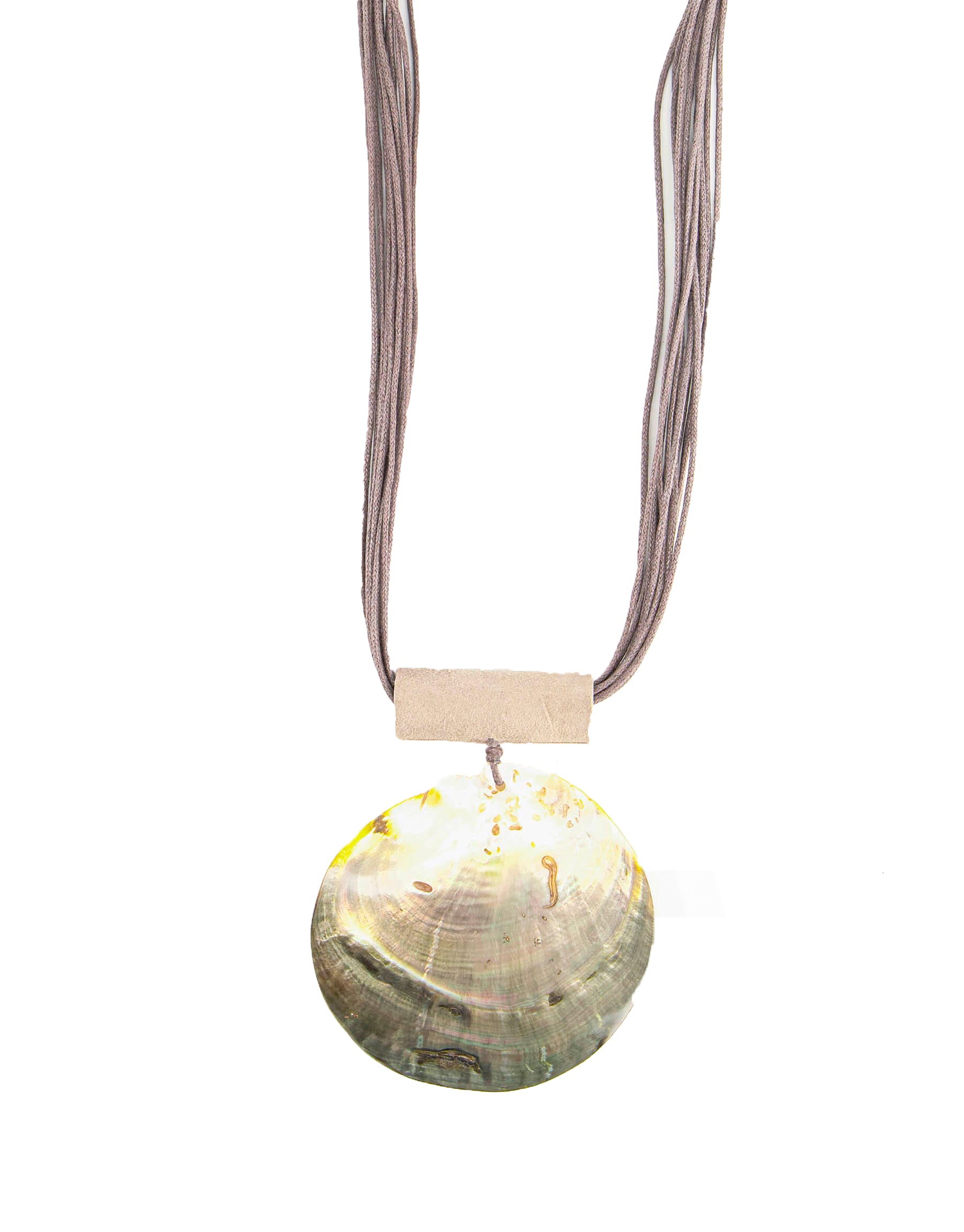 Thread necklace with dark gray shell pendant