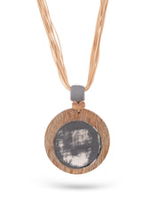 Wash circle necklace made of gray mango wood