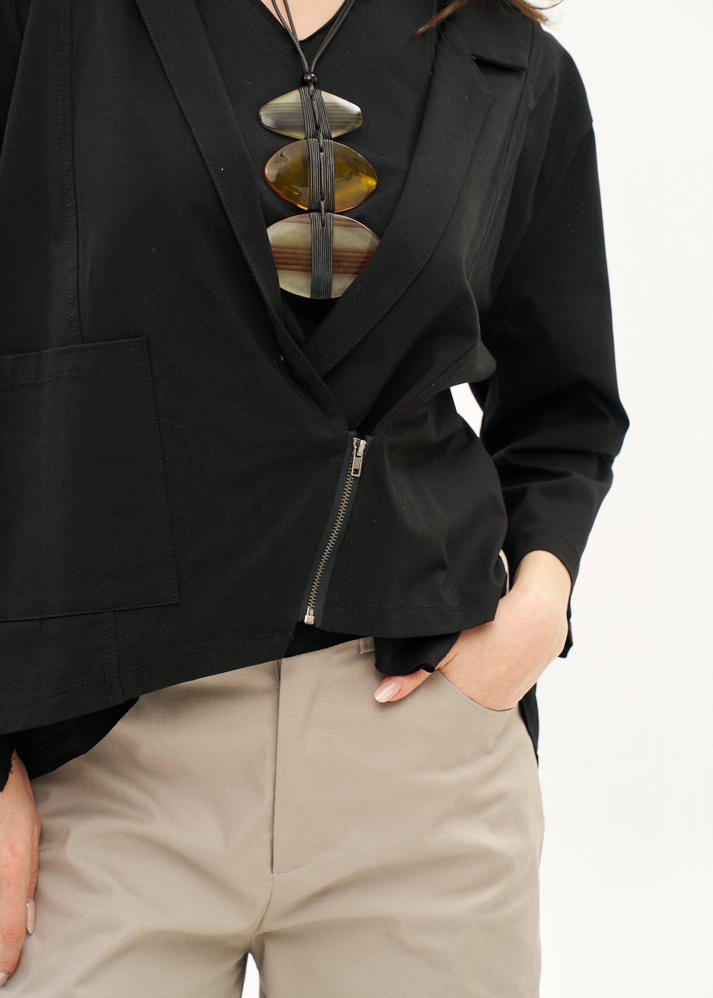 עליונית שרוול 3/4 רוכסן אלכסוני שחור