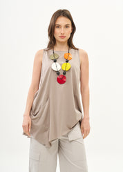 Diagonal tank top with brown pocket
