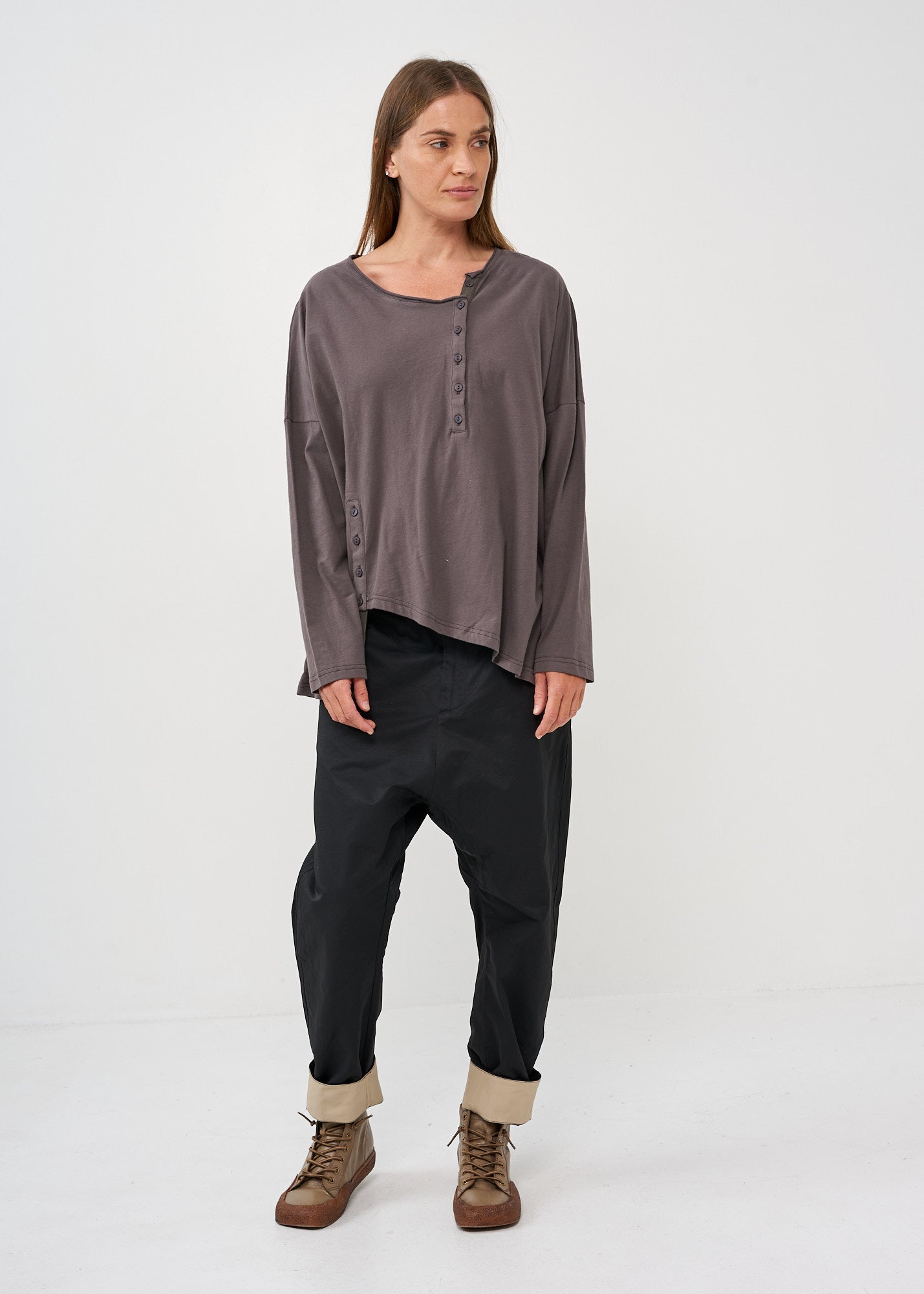 חולצה שרוול ארוך שתי כפתרות חום