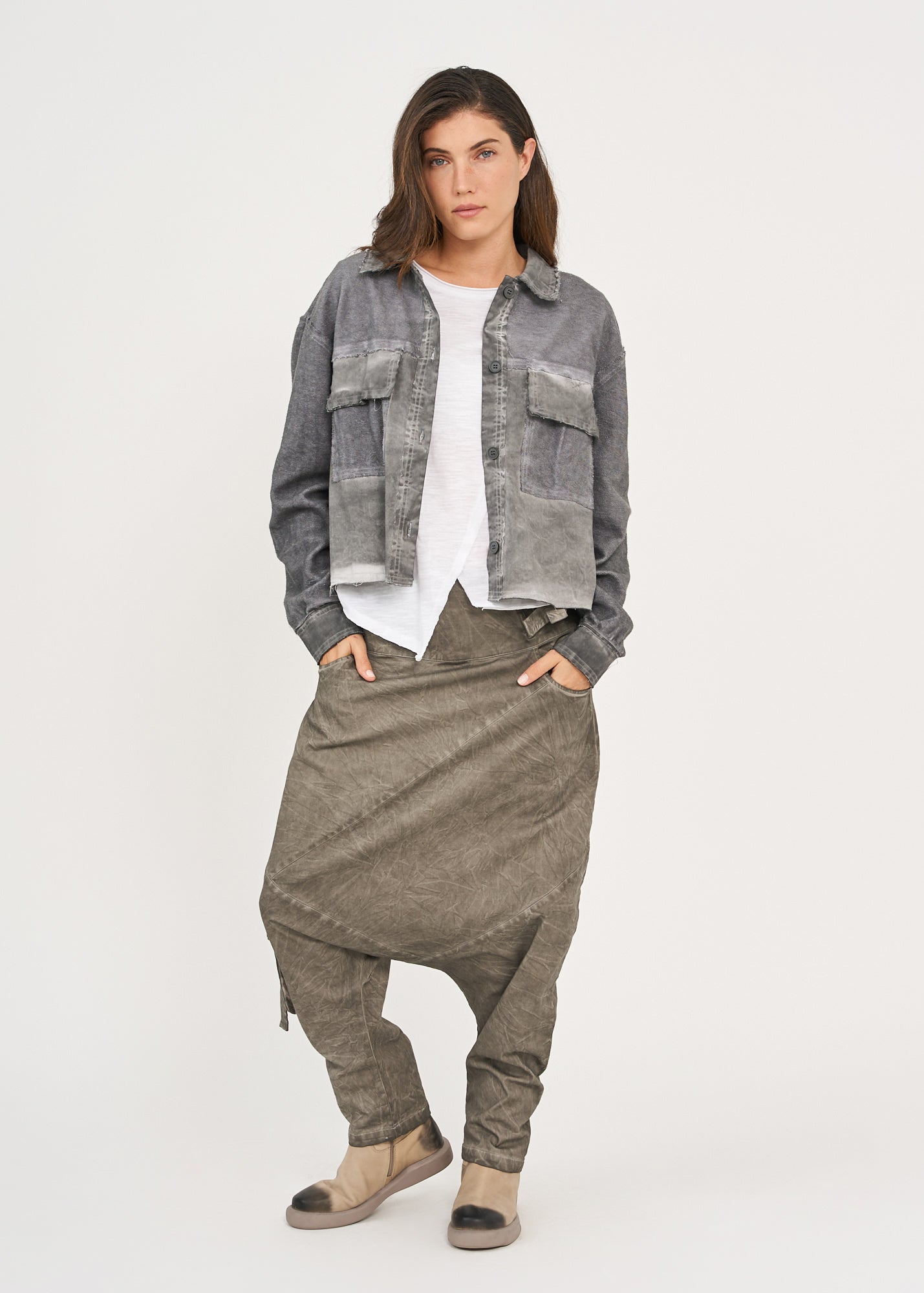 ג'קט חולצה בצביעת ווש אפור כהה