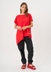 Short sleeve shirt with long side extension, red