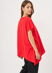 Short sleeve shirt with long side extension, red