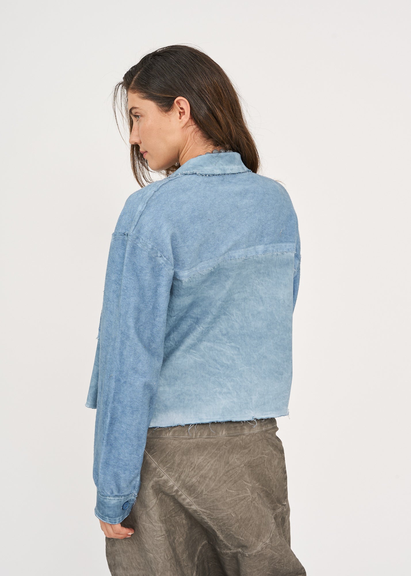 ג'קט חולצה בצביעת ווש כחול