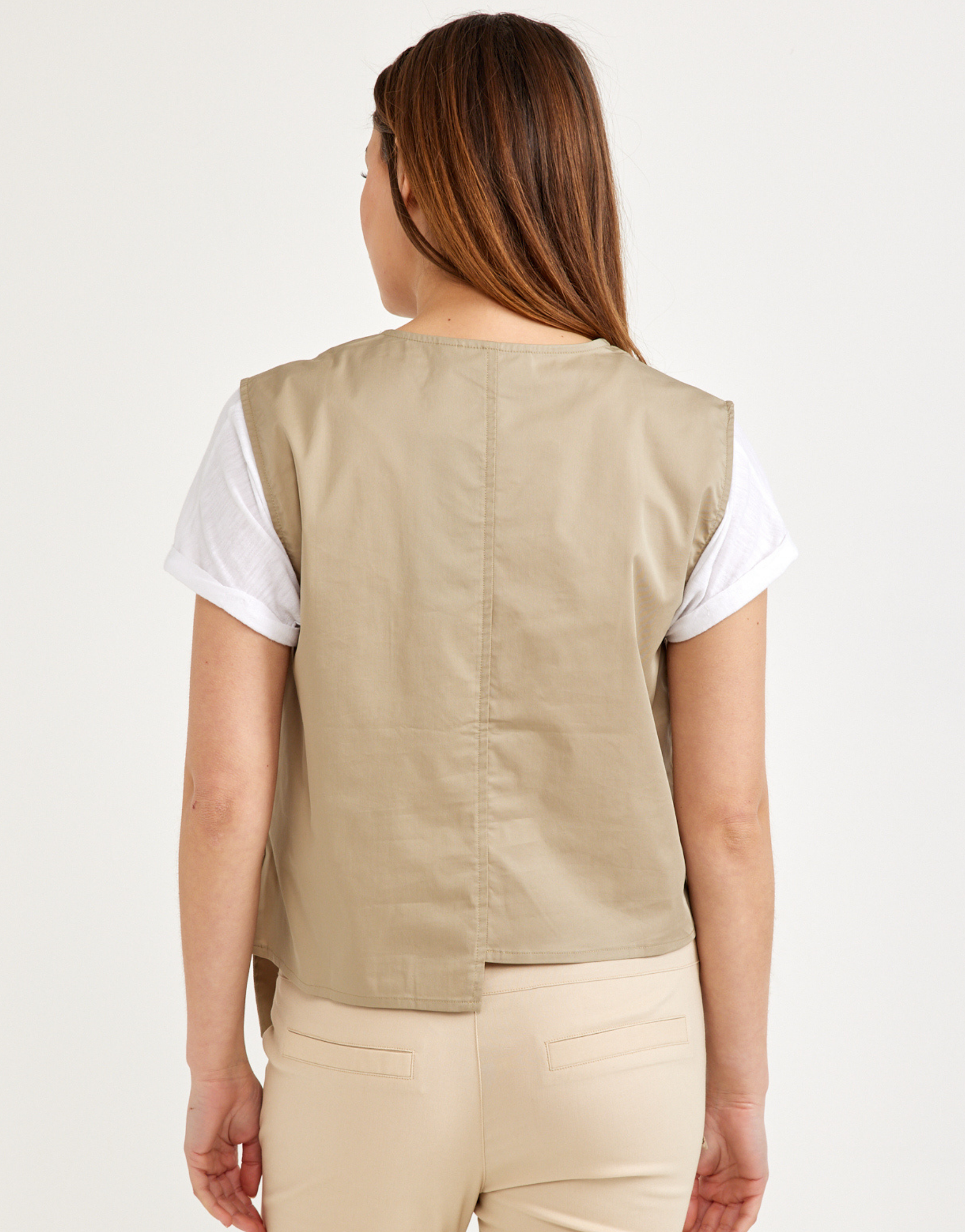 וסט כיס תלוי בז