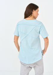 חולצה שרוול קצר חתכים בולטים כחול