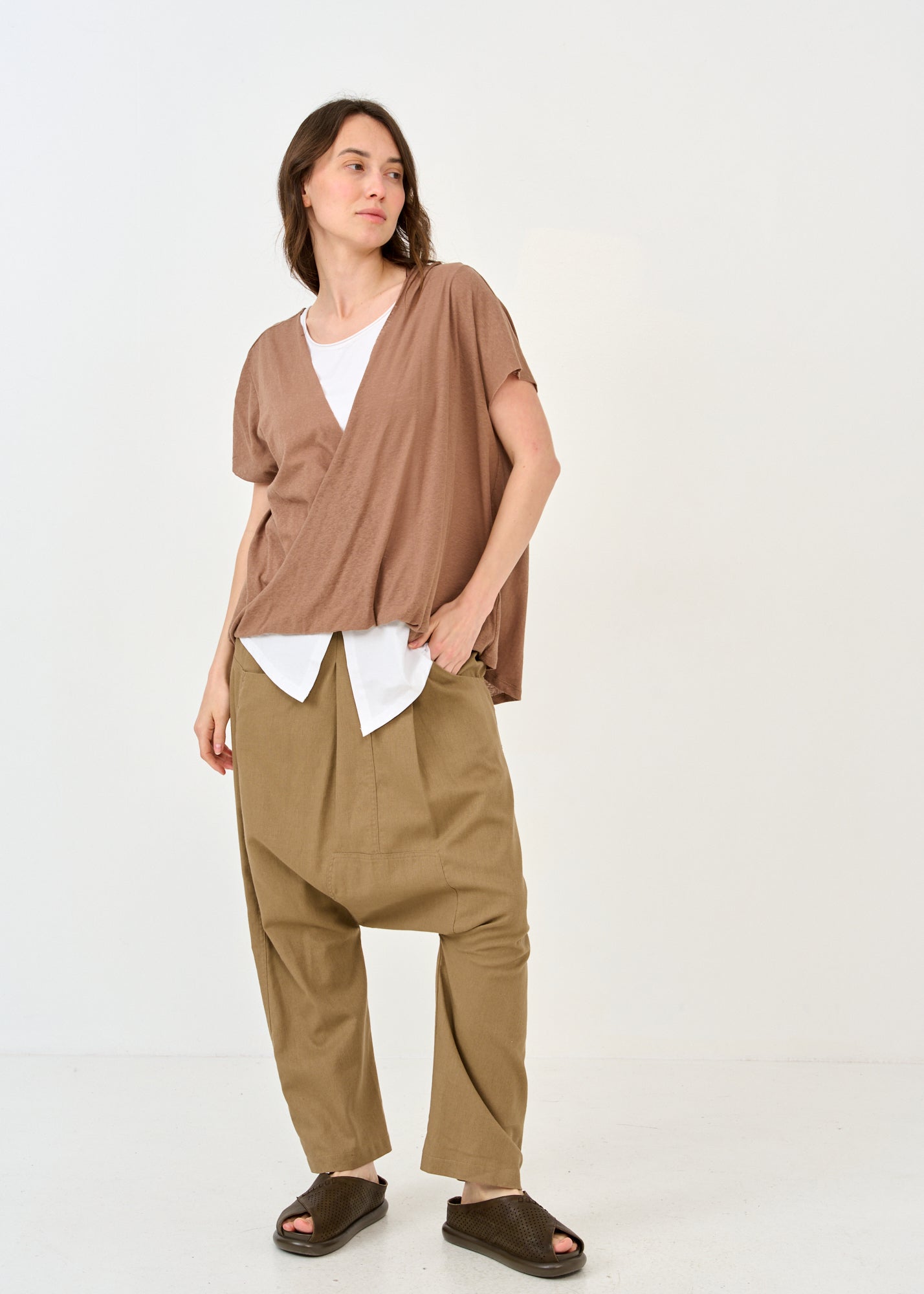 Brown round front thin knit shirt