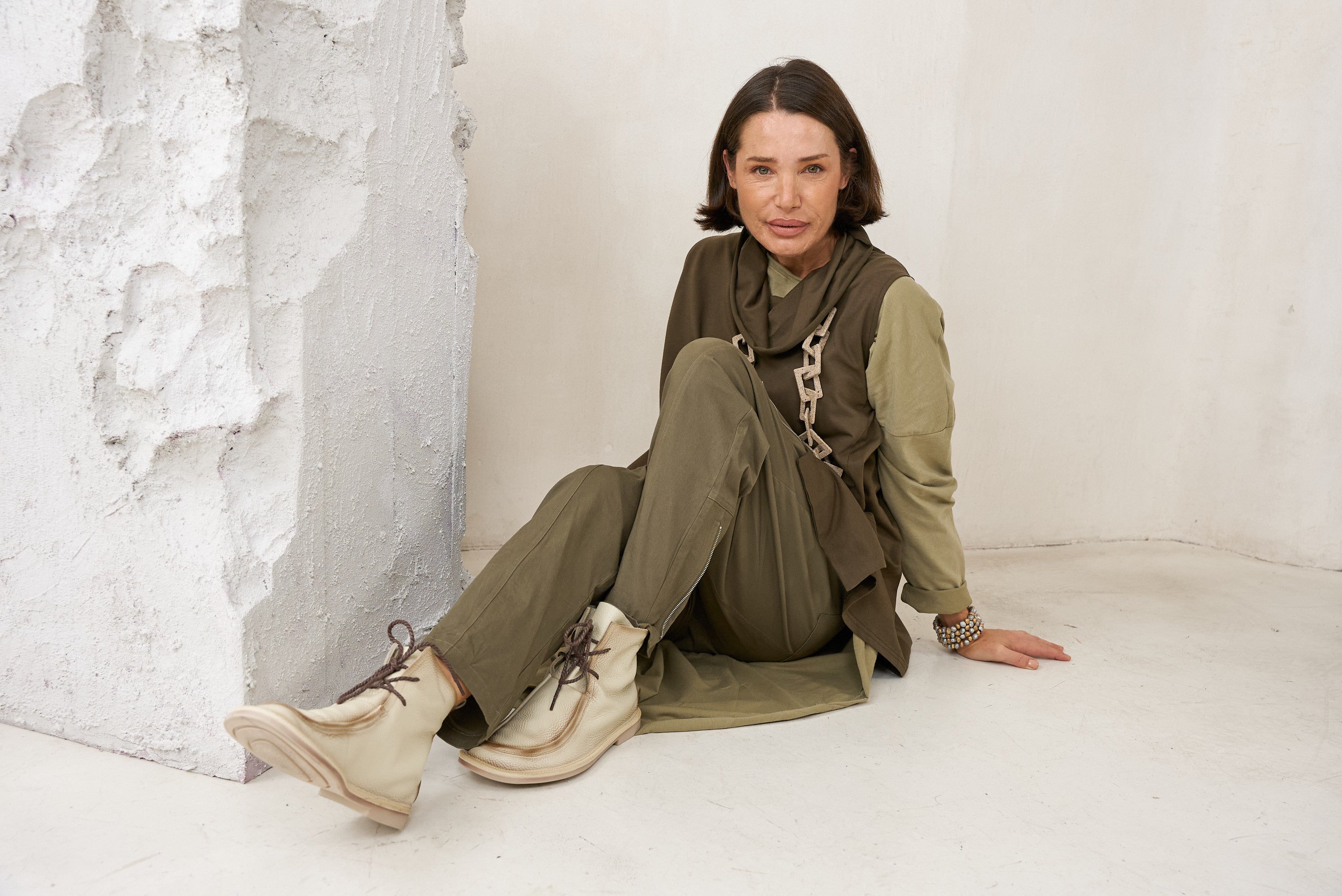 מגפוני עור רכים ווש עם שרוכים סטון