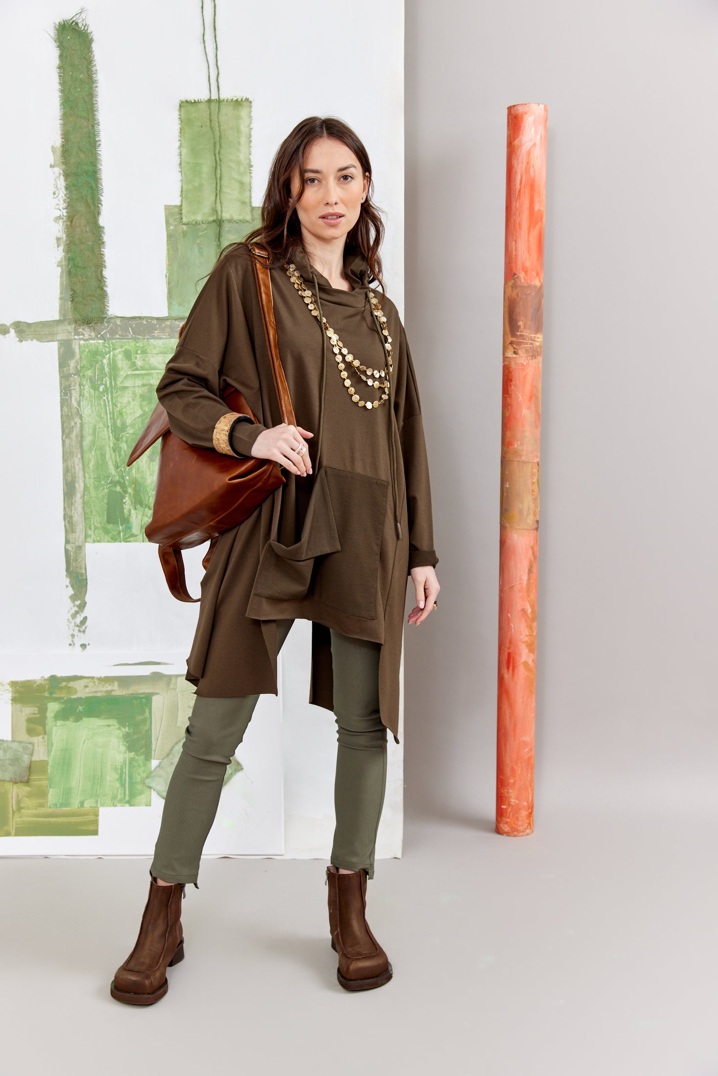 Leather ankle boots with brown square finish