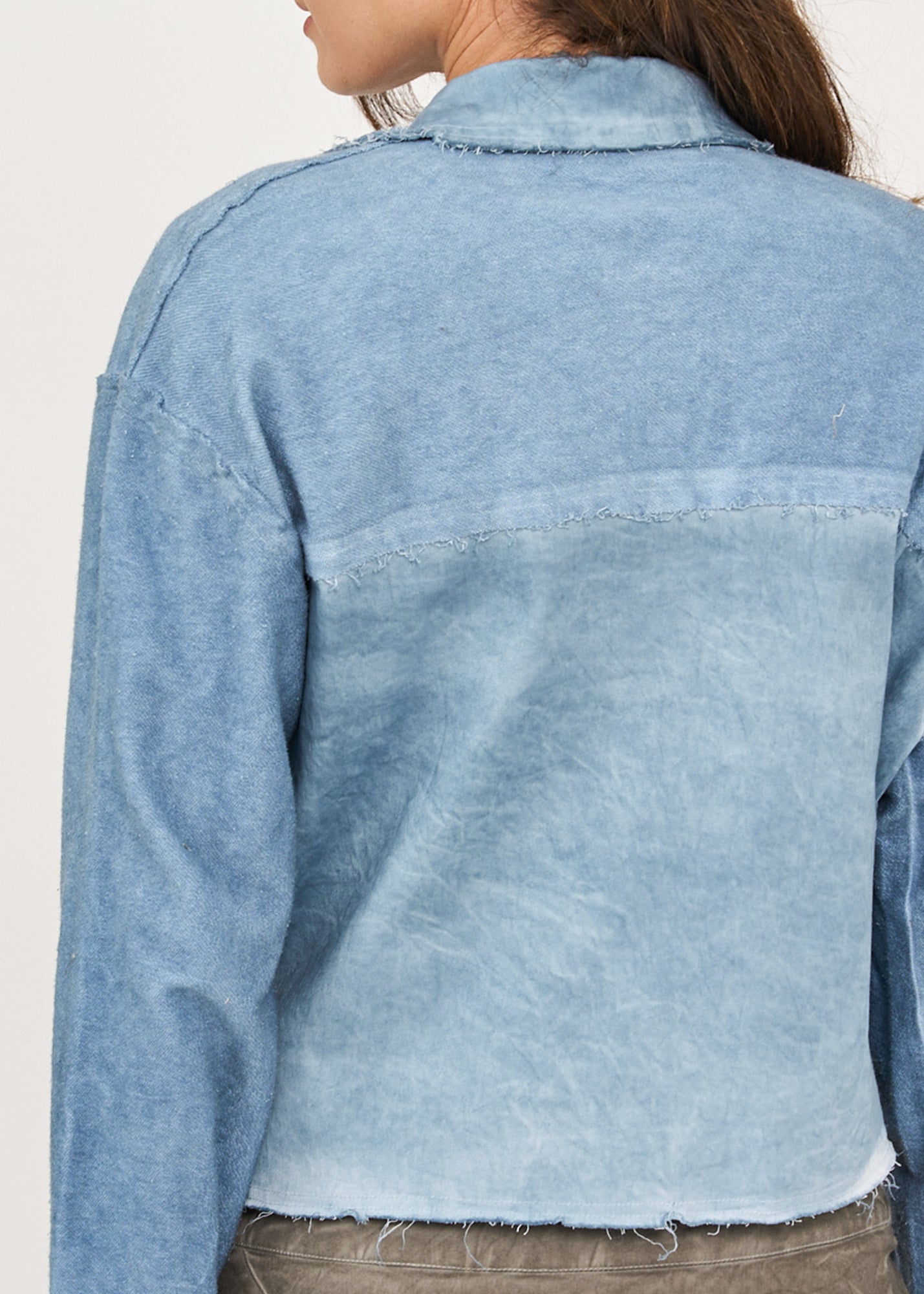 ג'קט חולצה בצביעת ווש כחול