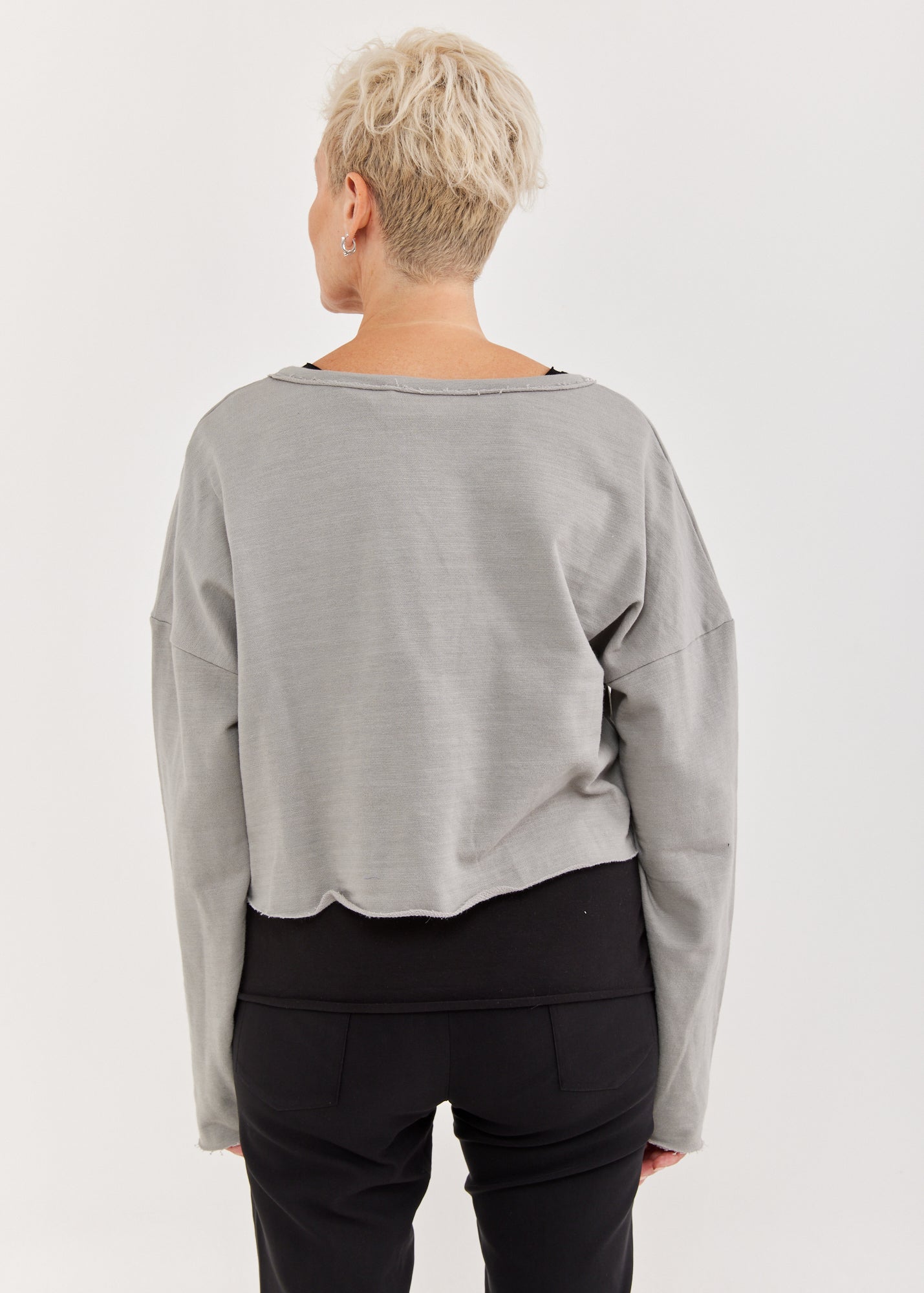 סווטשירט שרוול ארוך בגזרת קרופ אפור