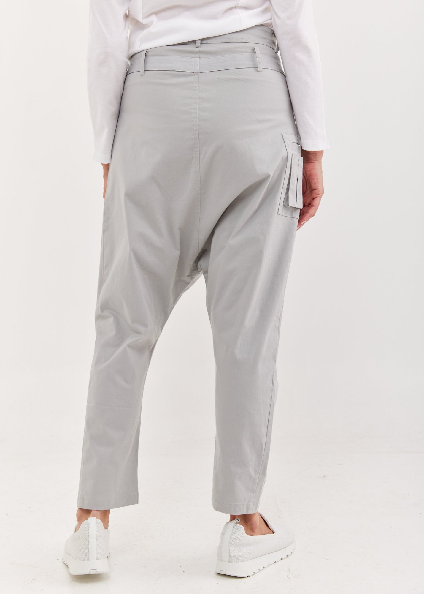 מכנסיים שקי עם סרט אפור