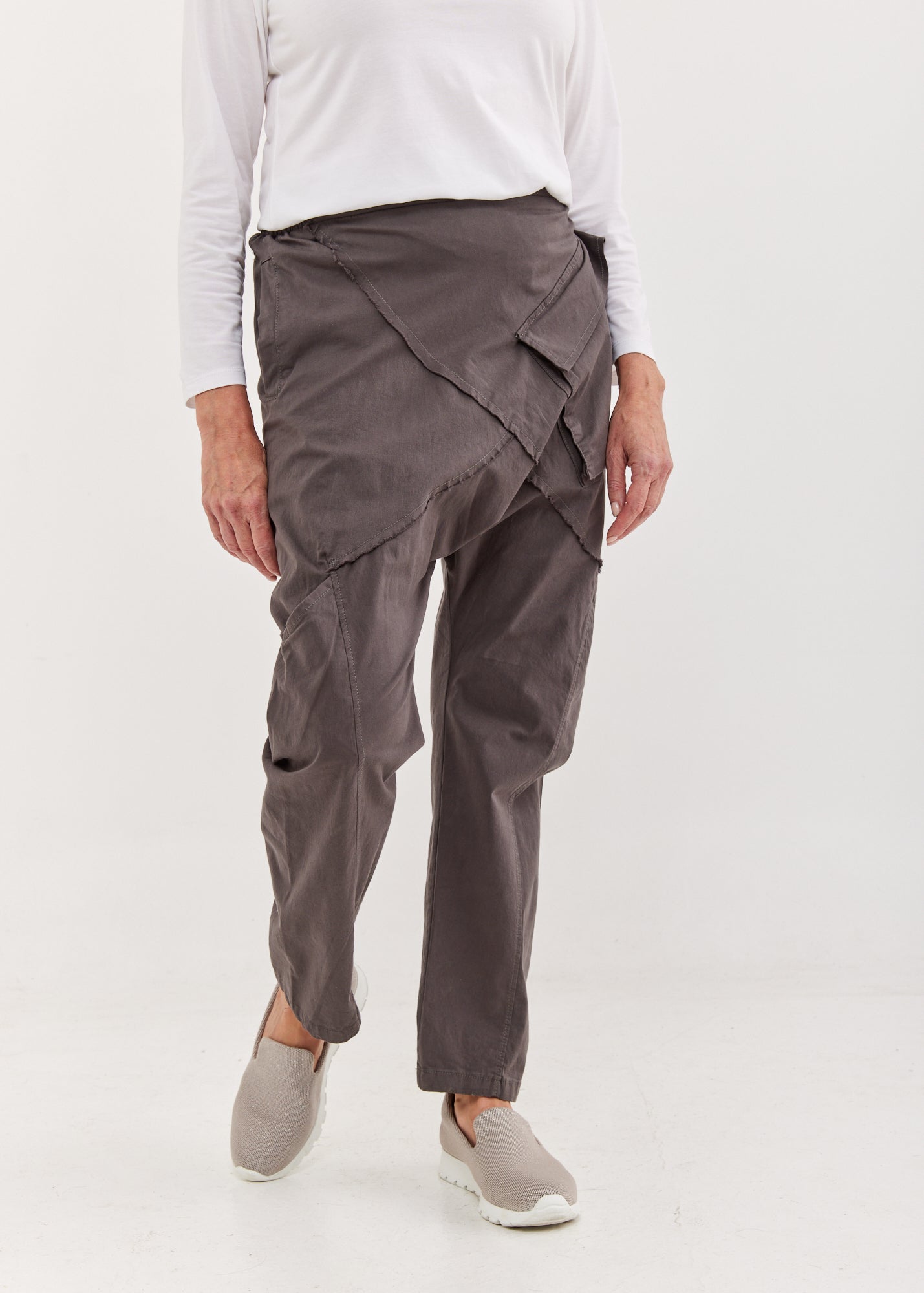 מכנסיים בוי כיס קידמי גדול אפור כהה