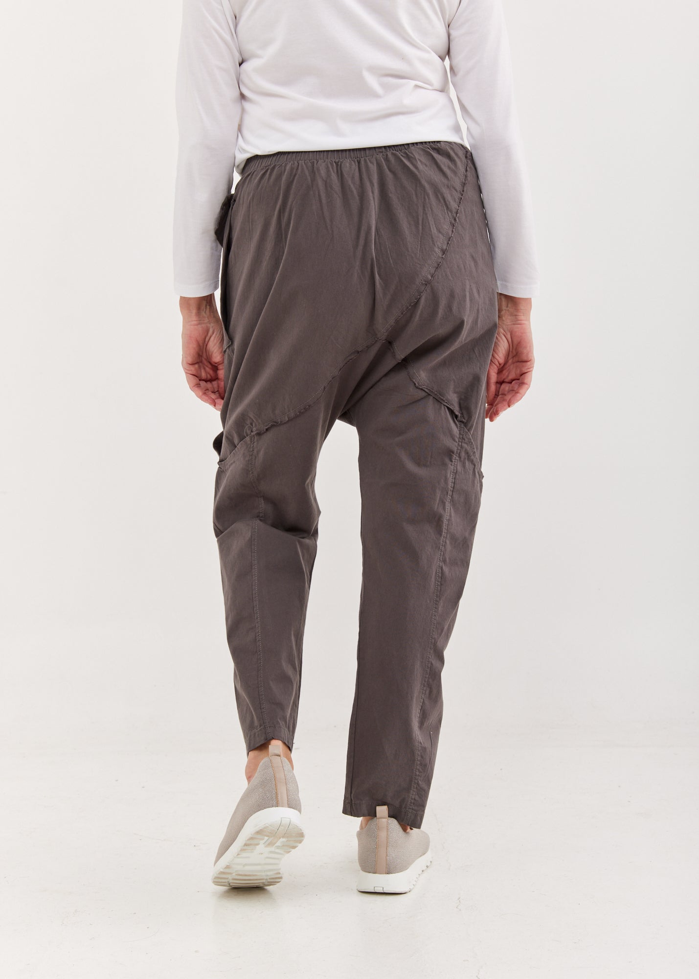 מכנסיים בוי כיס קידמי גדול אפור כהה