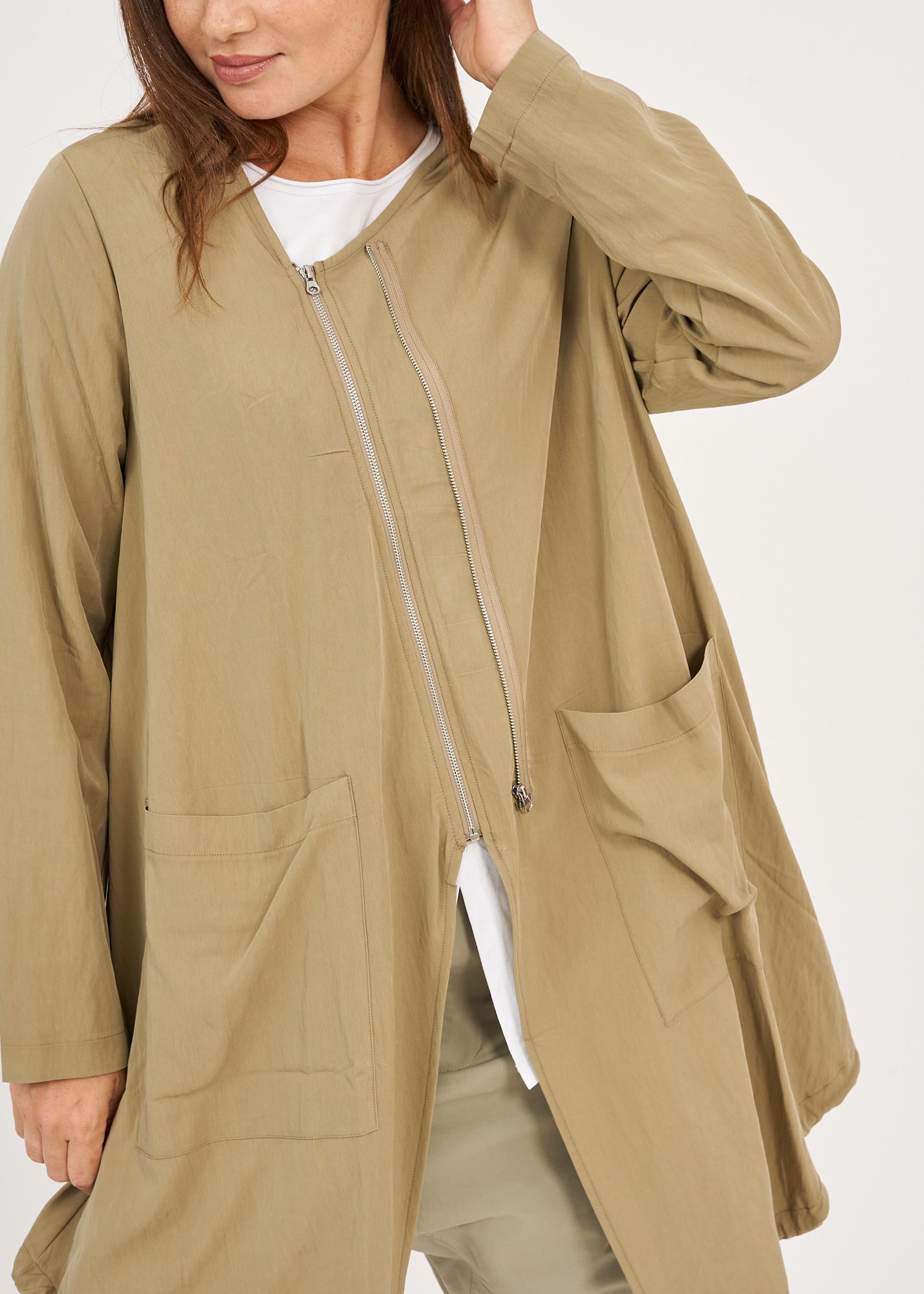 עליונית שרוול ארוך שני רוכסנים חום