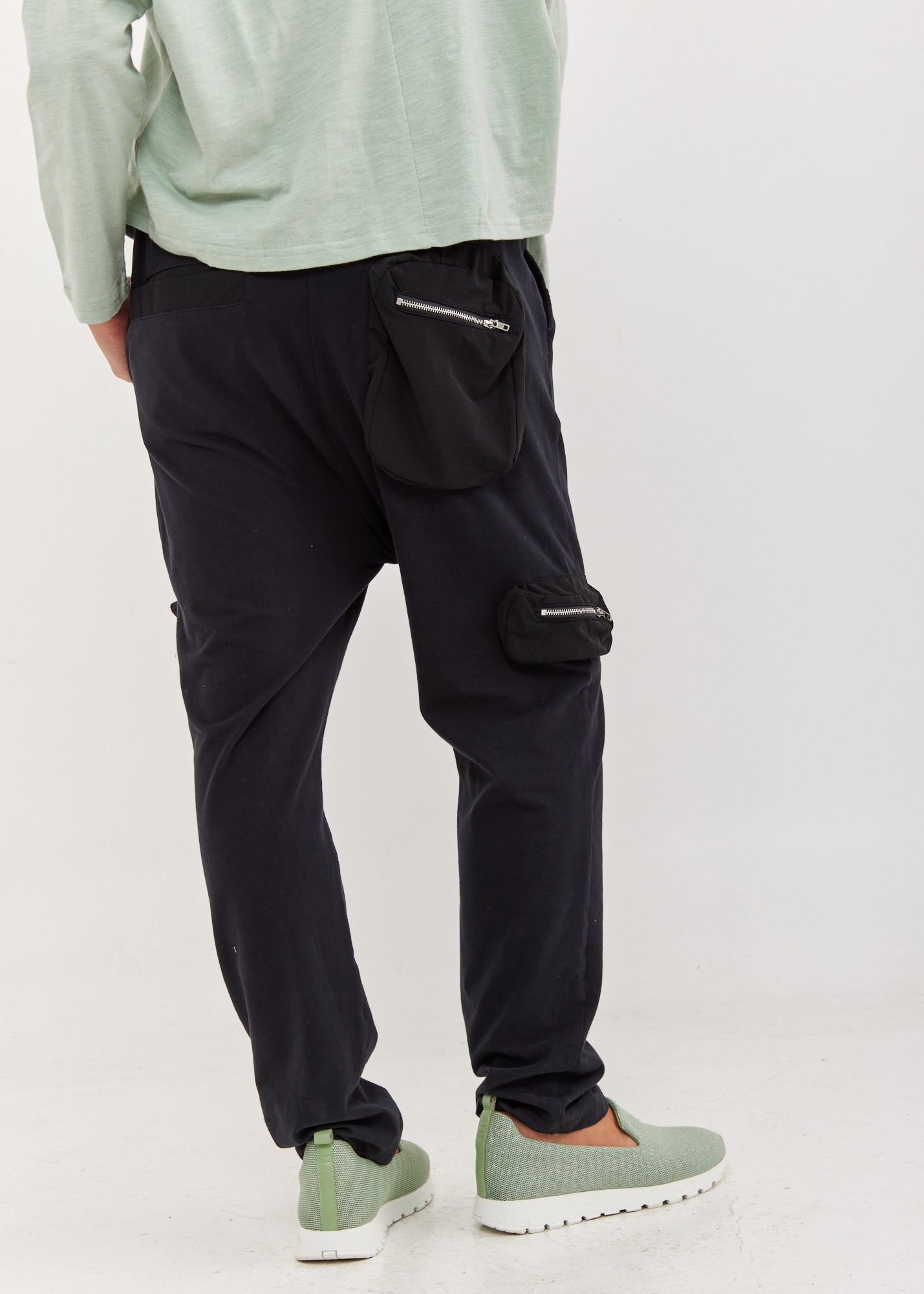 מכנסיים שילוב כיסי ניילון עם רוכסן שחור