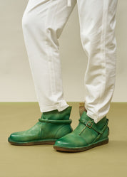 נעלי נוחות מעור סגירת אבזם ירוק