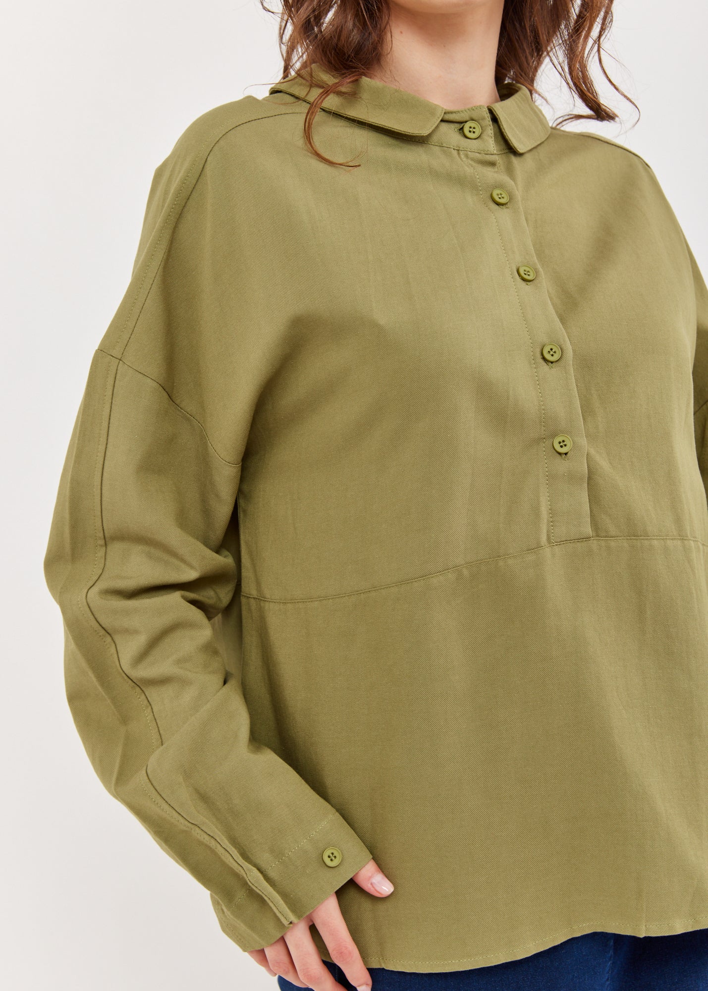 חולצה מכופתרת חצי מתהפכת ירוק