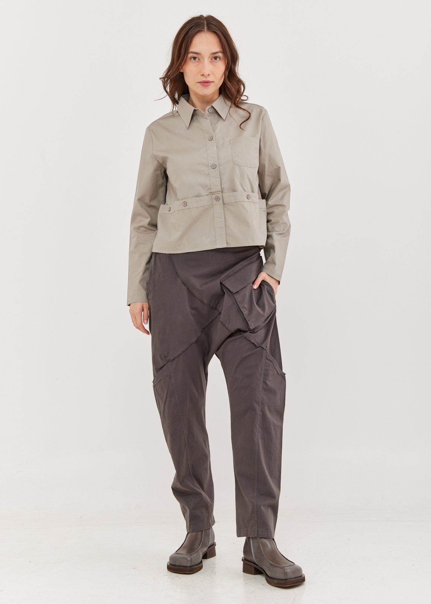 חולצה מכופתרת מתכוננת לקצר סטון